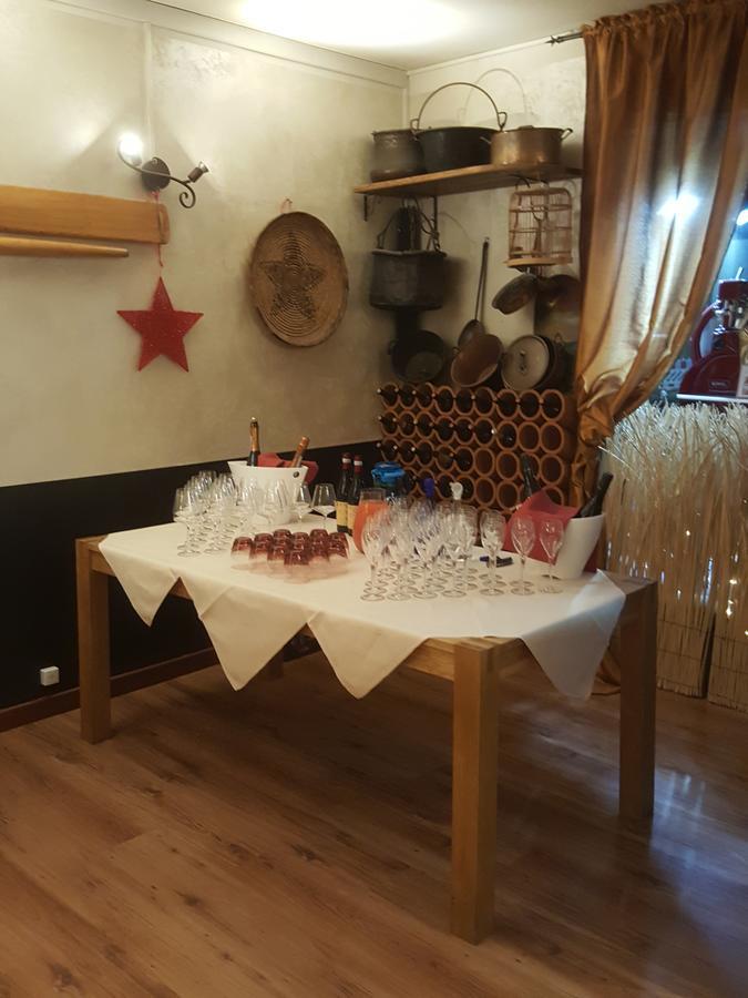 Hotel Bahnhof Haus Кьяссо Экстерьер фото